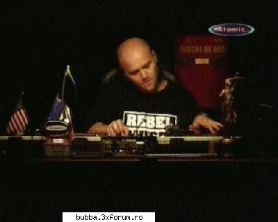 PARAZITII ( adik: CHELOO , OMBLADON , FREAKADADISK - cobra_sc56 - <|Muzica Voastra - AICI!|>