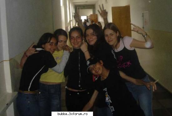 Photos - clasa a 7-a......Nasa,Tzoni,Laura,Cata.......:D - <|Photos|>